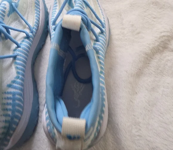 Stylish Blue and White Men's Sneakers - Picture 7 of 12